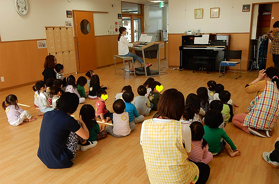 月に一度ヤマハの音楽イベントを行っています。